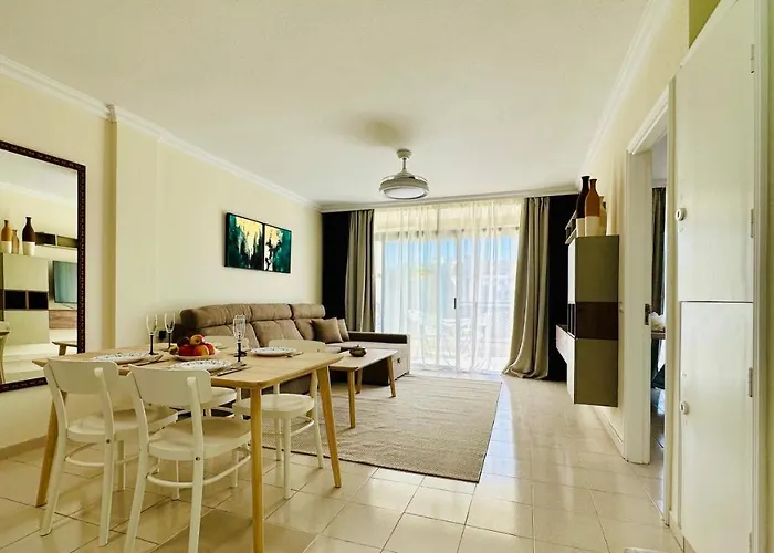 Sunset Apart, Large Terrace, Pool, Location!