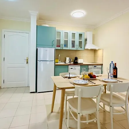 Apartment Sunset Apart, Large Terrace, Pool, Location! Puerto de Santiago (Tenerife)