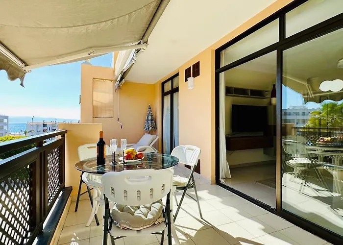 Sunset Apart, Large Terrace, Pool, Location! アパート プエルト・デ・サンティアゴ